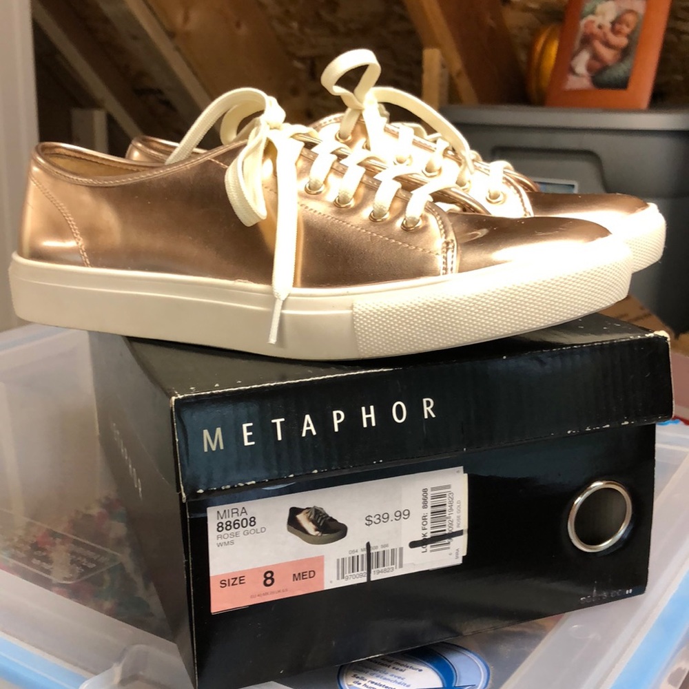 Metaphor Mira  rose gold sneakers